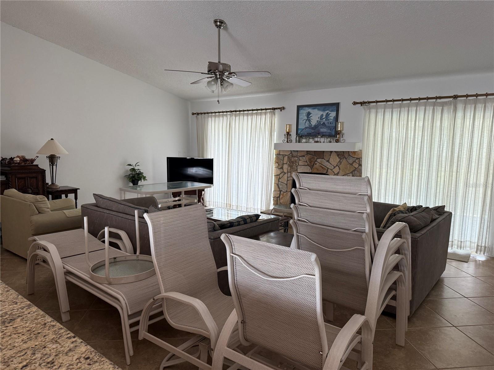 Image 25 of 36 For 853 2nd Avenue S