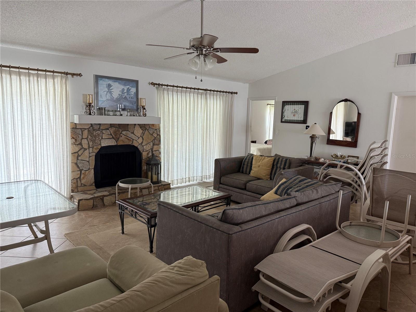 Image 27 of 36 For 853 2nd Avenue S