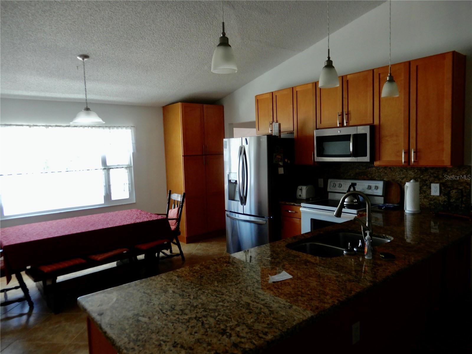 Image 4 of 36 For 853 2nd Avenue S