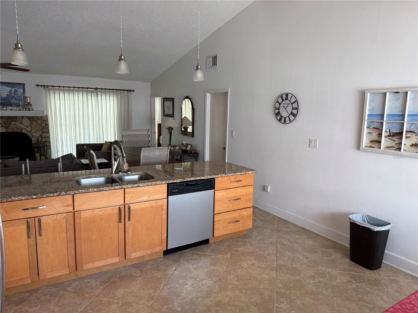 Image 6 of 36 For 853 2nd Avenue S