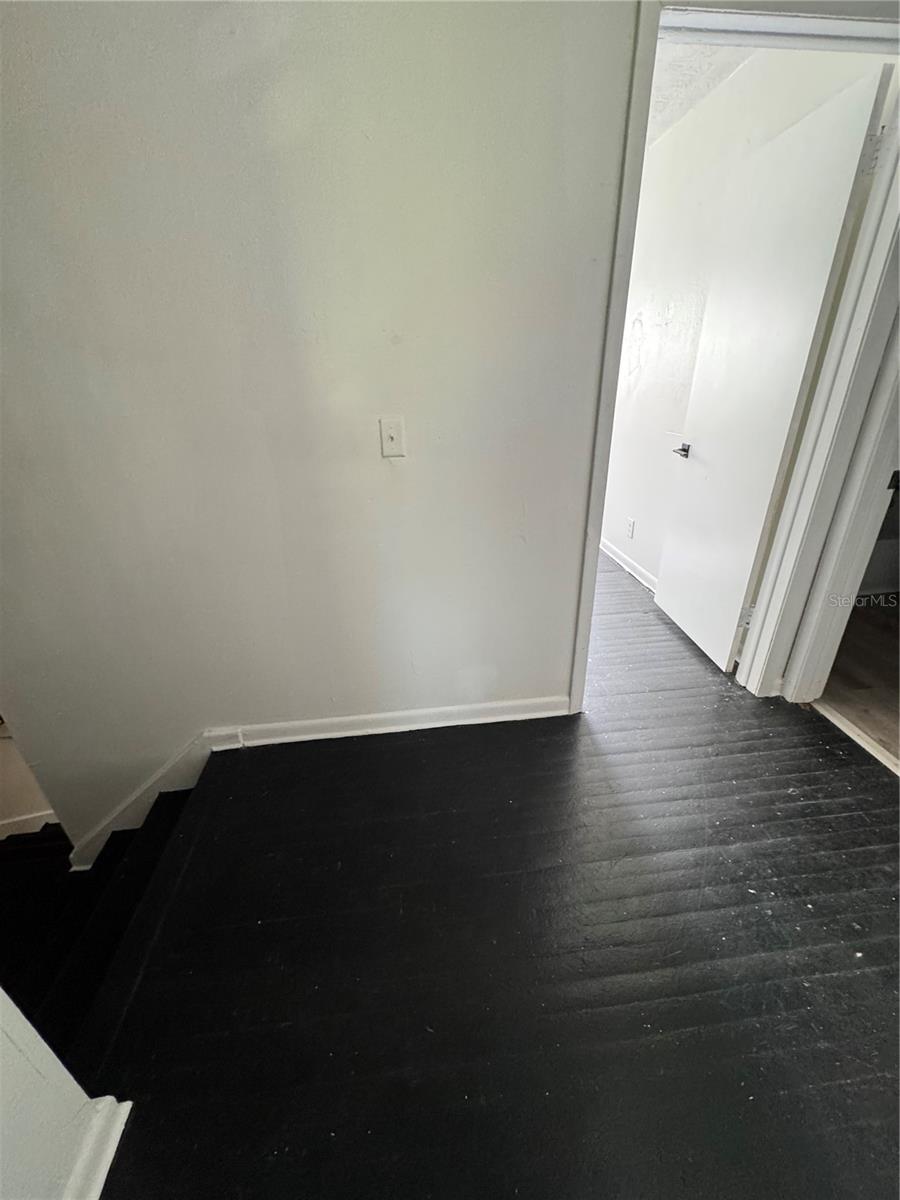 Image 14 of 18 For 1131 Phelps Street