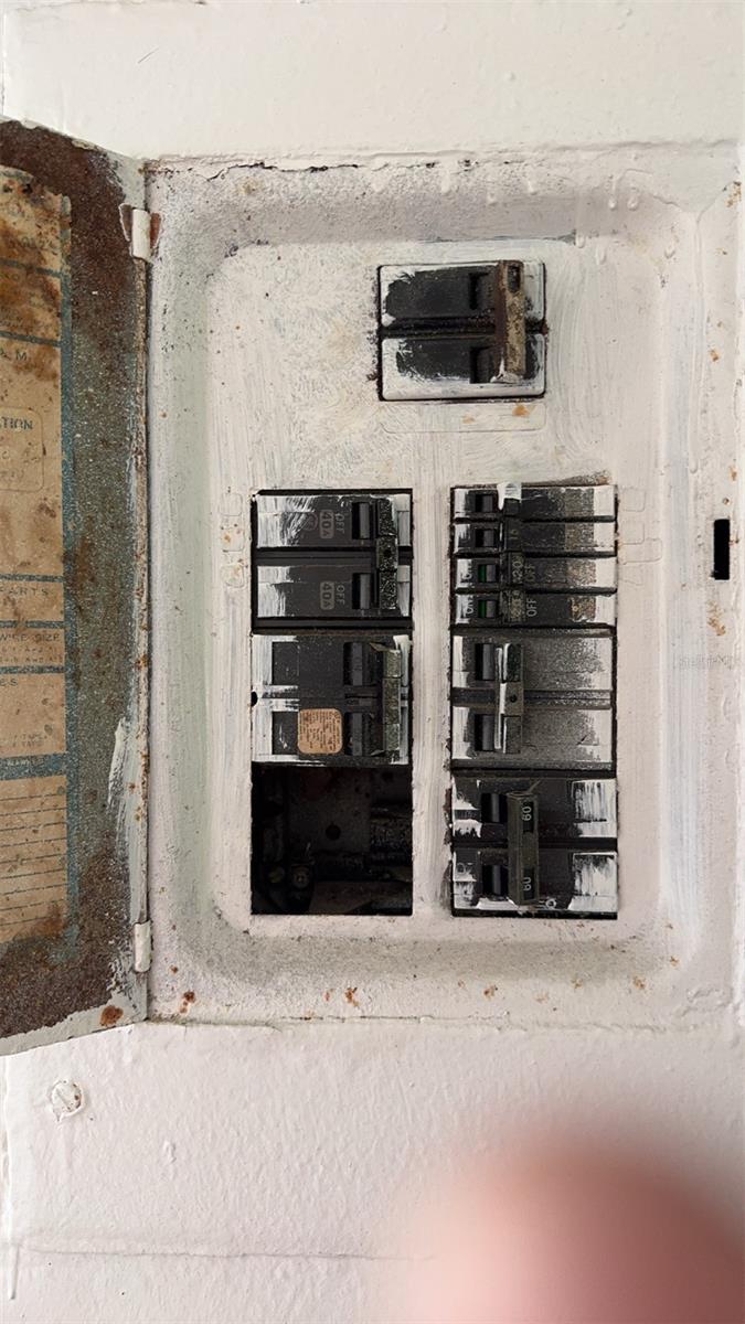 Image 16 of 18 For 1131 Phelps Street