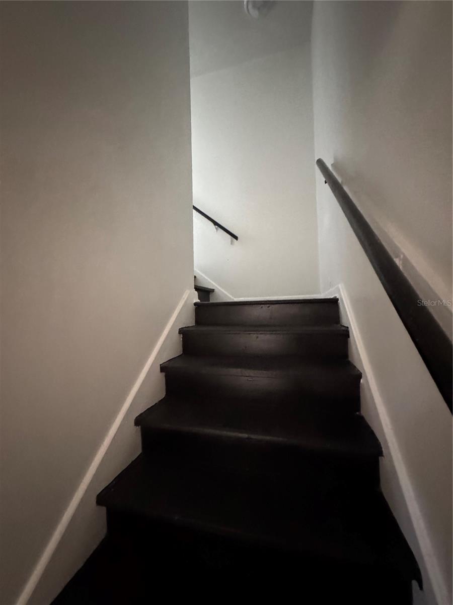 Image 7 of 18 For 1131 Phelps Street