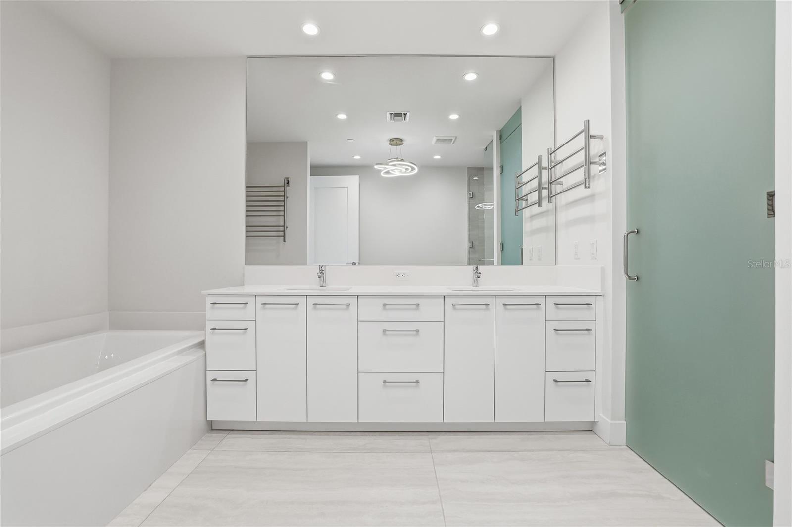 Image 38 of 60 For 301 1st Street S 802