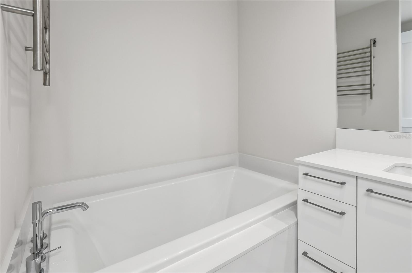 Image 41 of 60 For 301 1st Street S 802