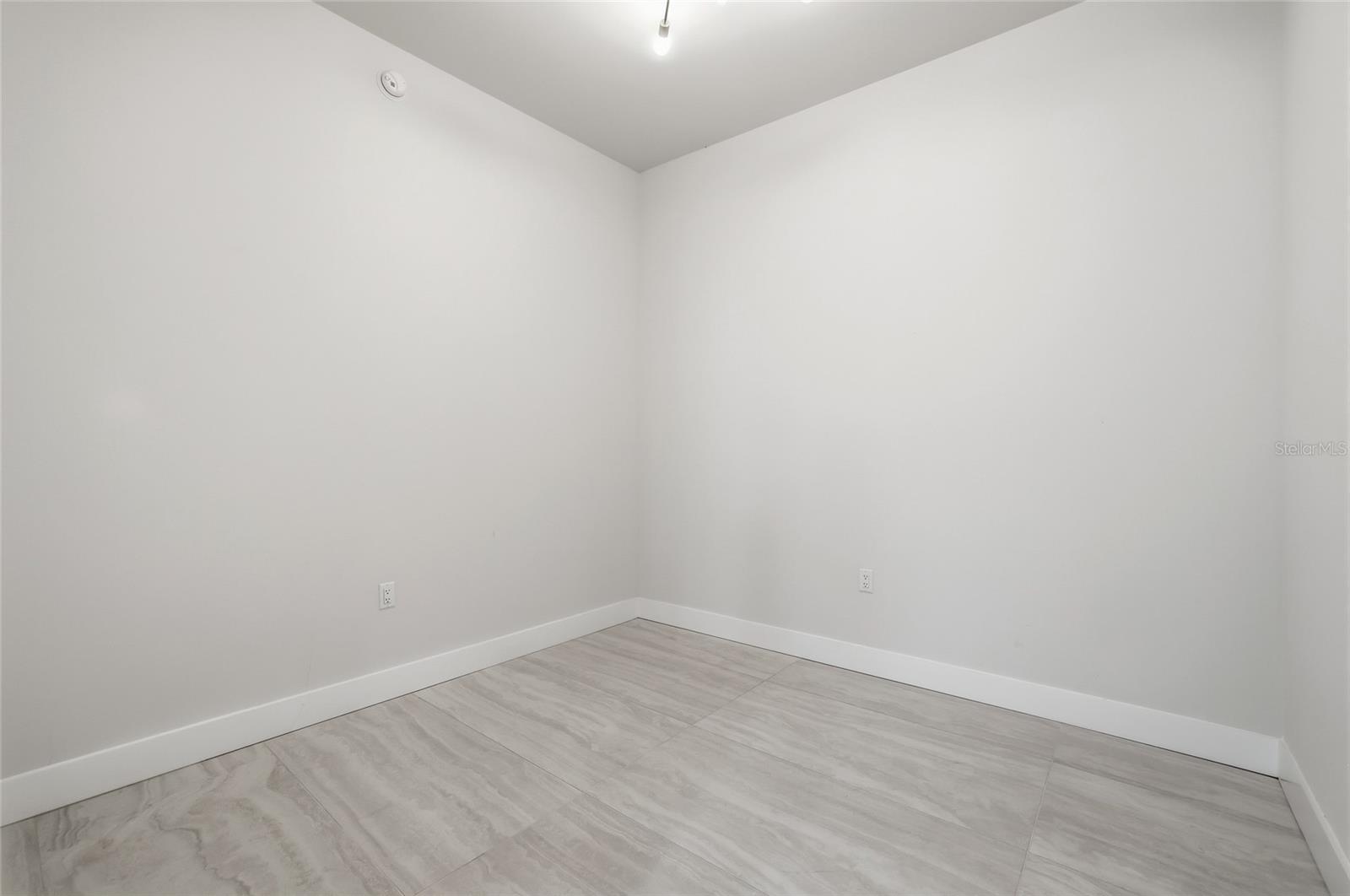 Image 44 of 60 For 301 1st Street S 802