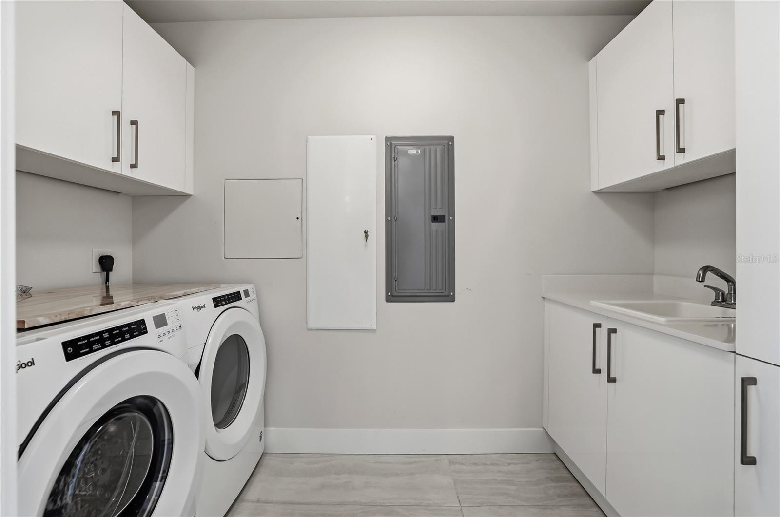 Image 52 of 60 For 301 1st Street S 802