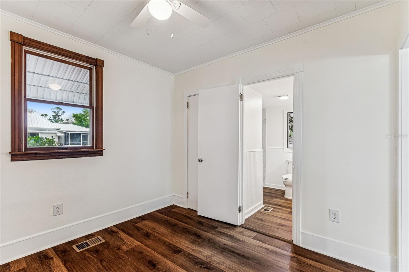 Image 11 of 29 For 38511 7th Avenue