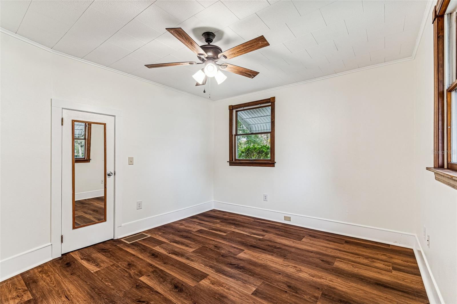 Image 14 of 29 For 38511 7th Avenue