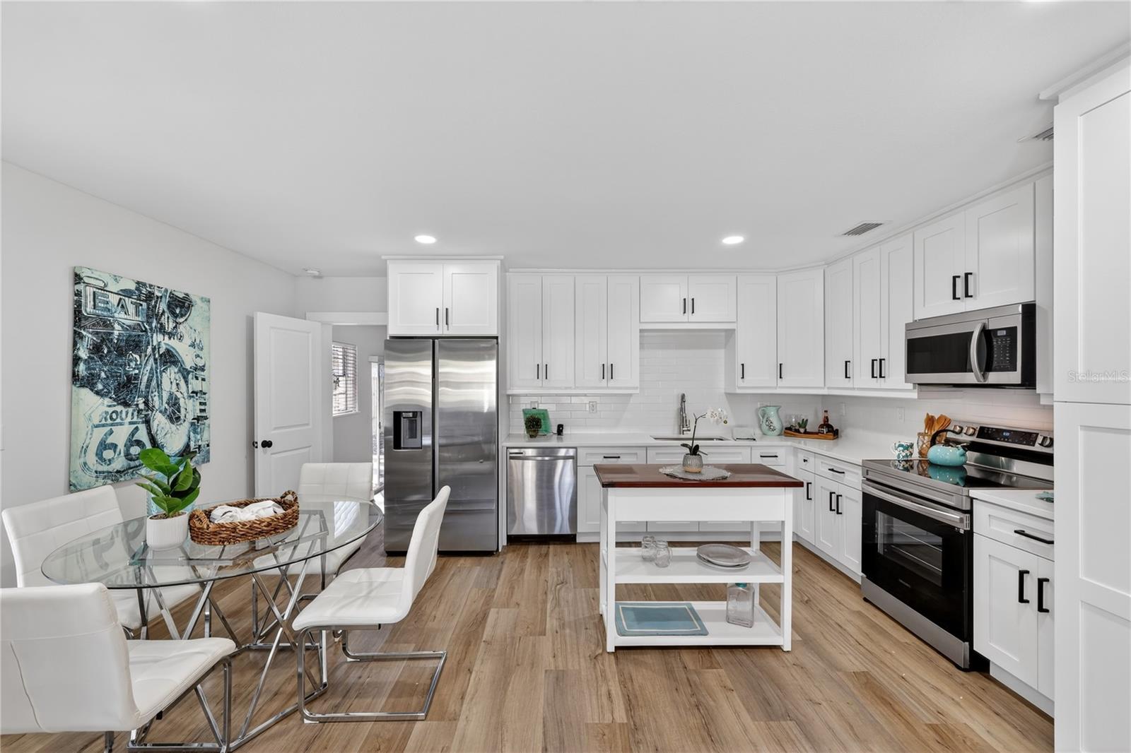 Image 10 of 25 For 208 Hilda Street