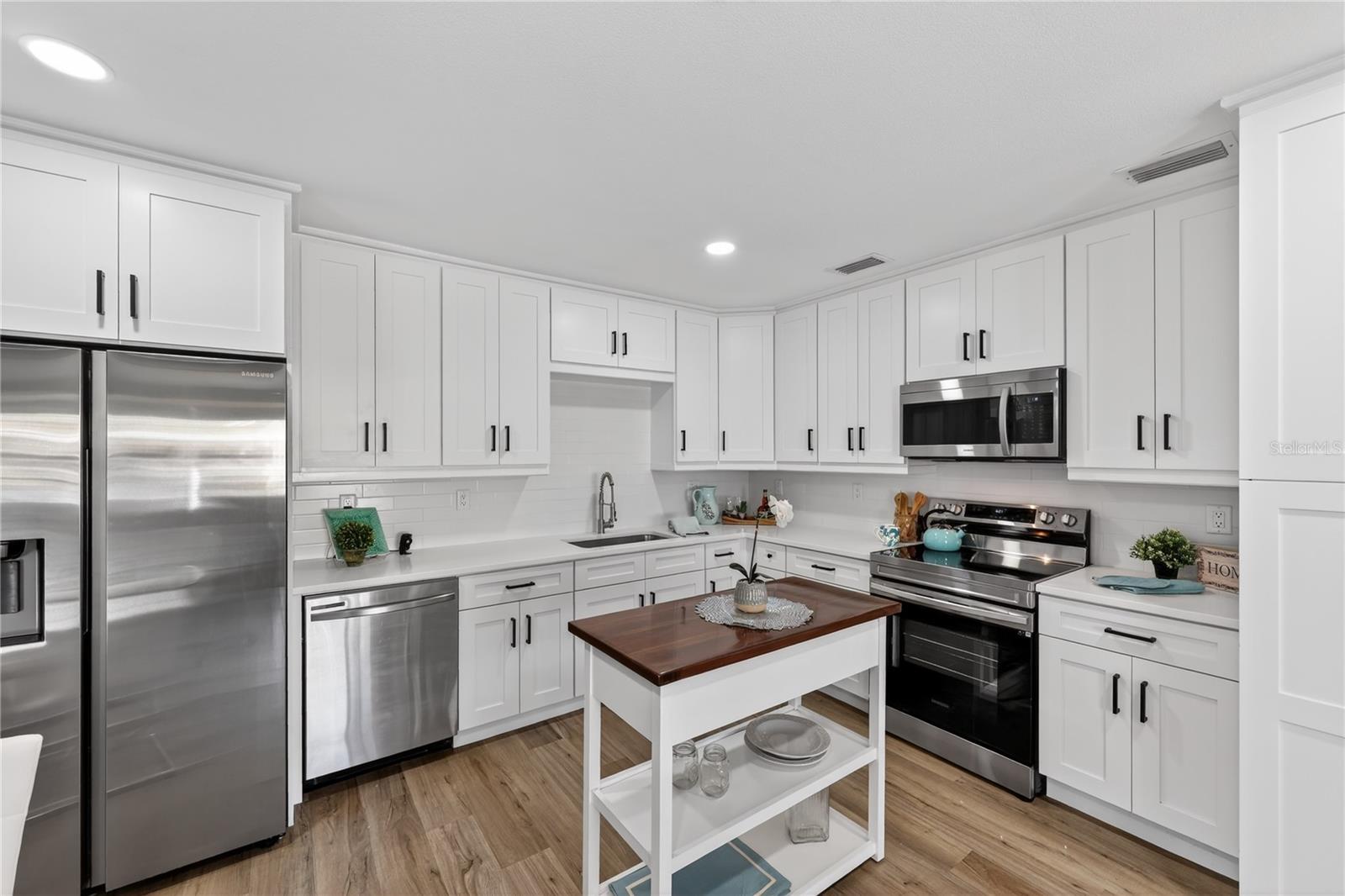 Image 8 of 25 For 208 Hilda Street