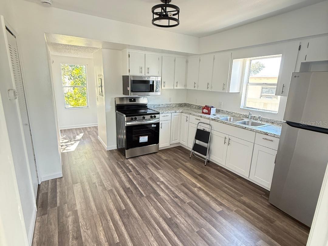 Image 6 of 10 For 323 Dorsett Avenue