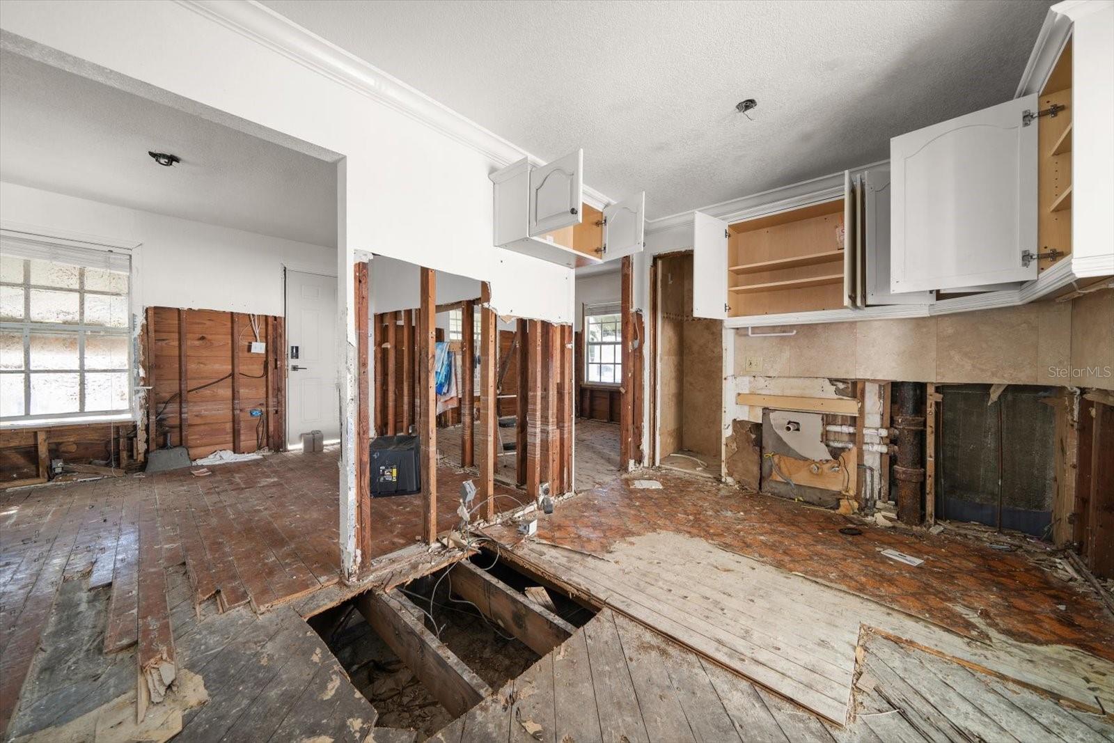 Image 10 of 17 For 24 80th Terrace