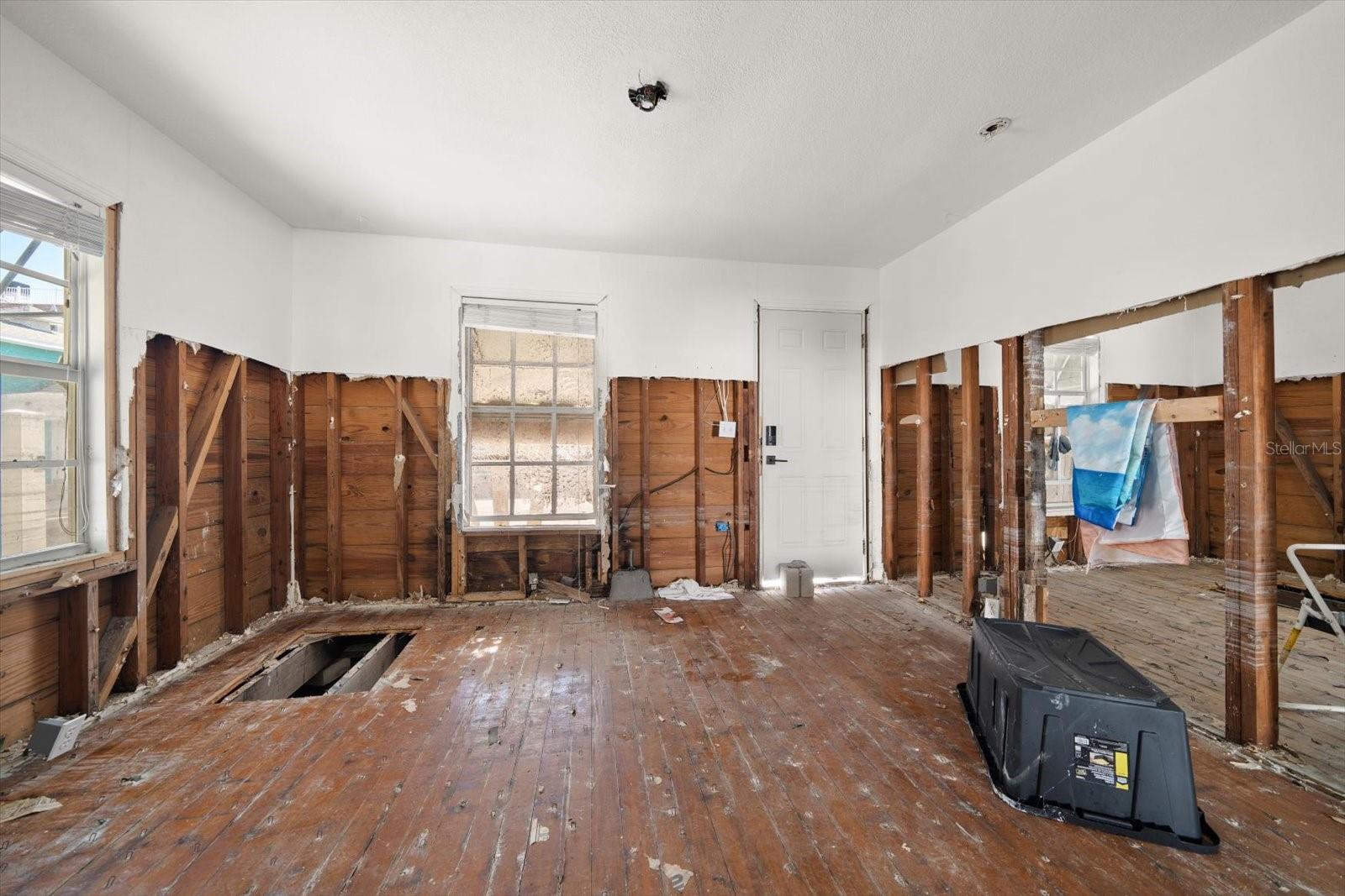 Image 7 of 17 For 24 80th Terrace