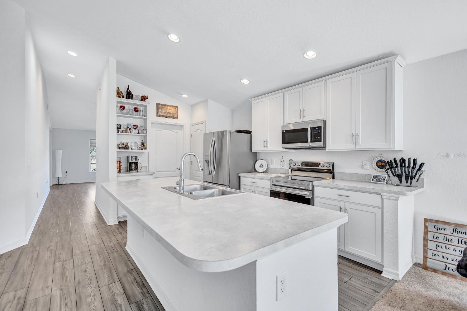 Image 4 of 20 For 1872 Thompson Preserve Boulevard