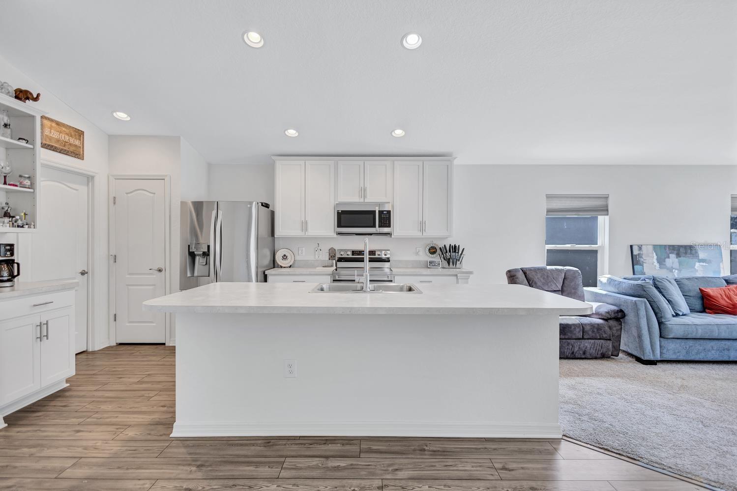 Image 5 of 20 For 1872 Thompson Preserve Boulevard