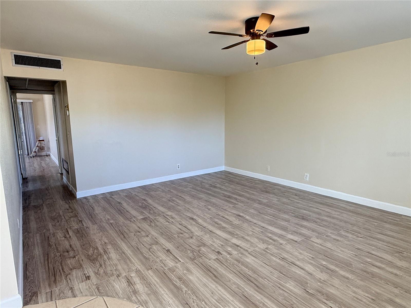 Image 4 of 48 For 101 Cambridge Trail 212