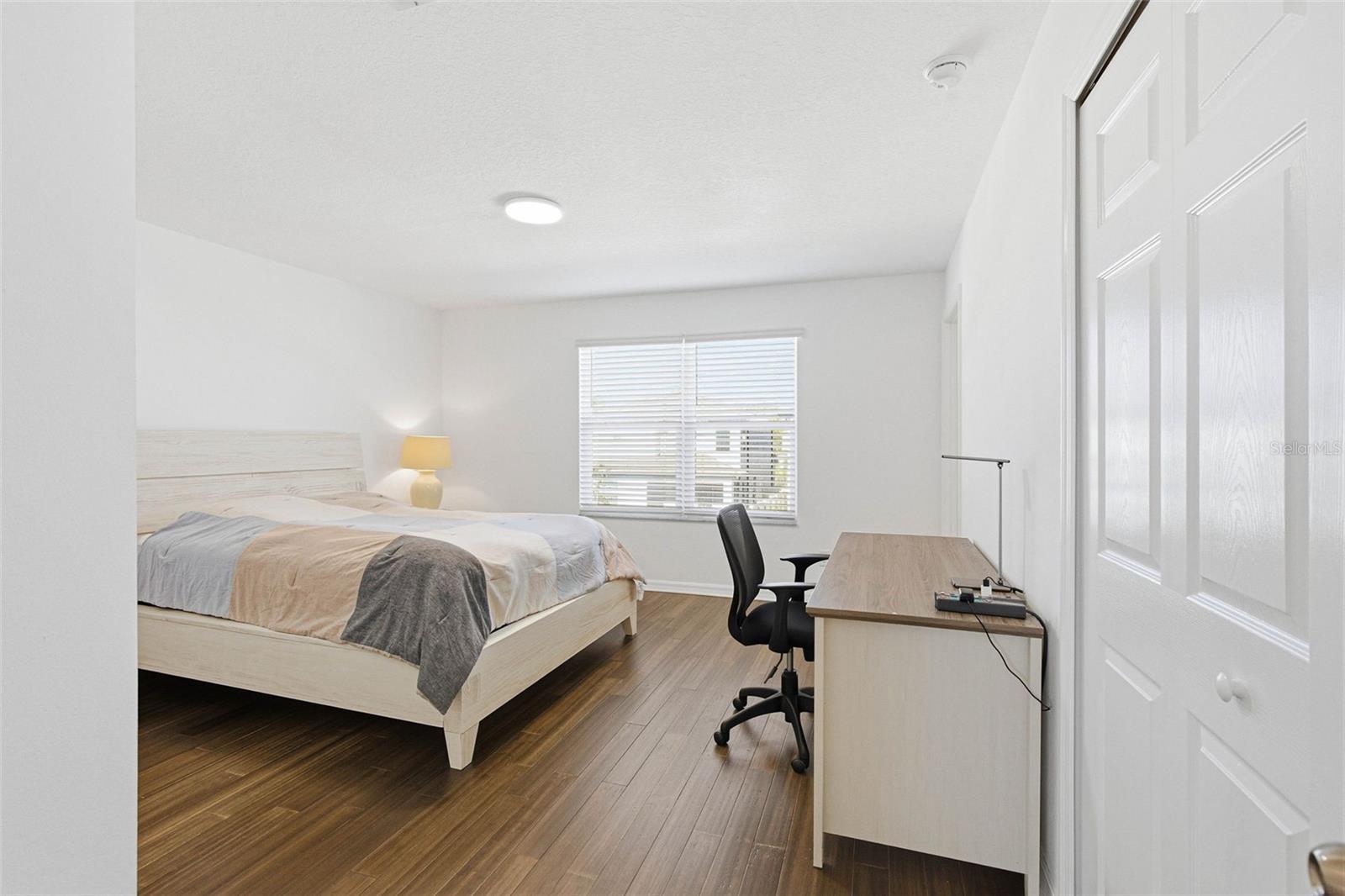 Listing photo id 12 for 2941 Adams Cross Drive