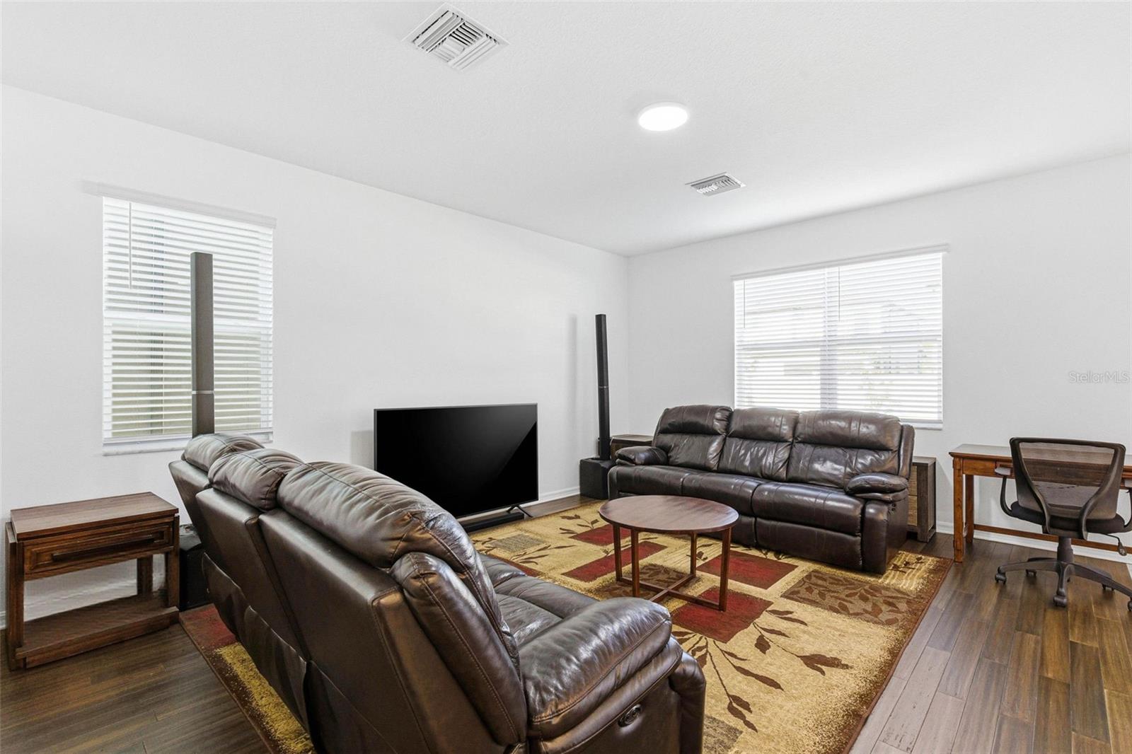 Listing photo id 5 for 2941 Adams Cross Drive