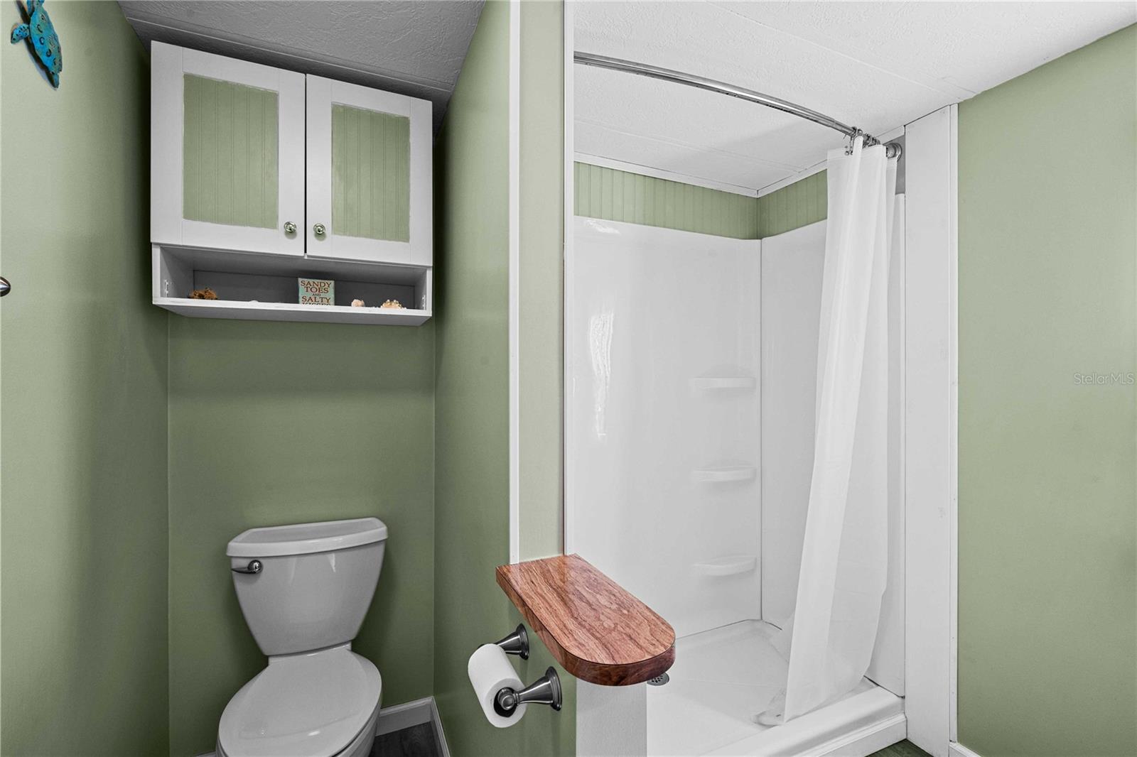 Listing photo id 17 for 5305 Antigua Drive