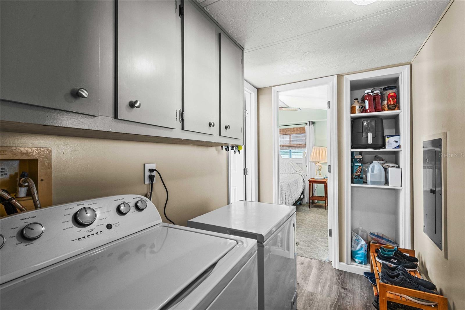 Listing photo id 18 for 5305 Antigua Drive