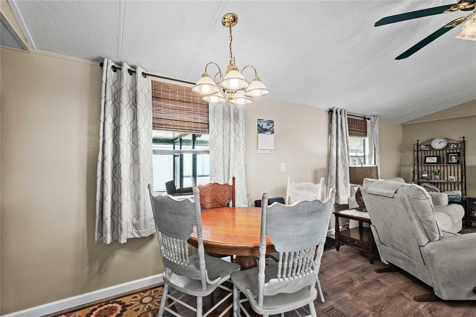 Listing photo id 6 for 5305 Antigua Drive