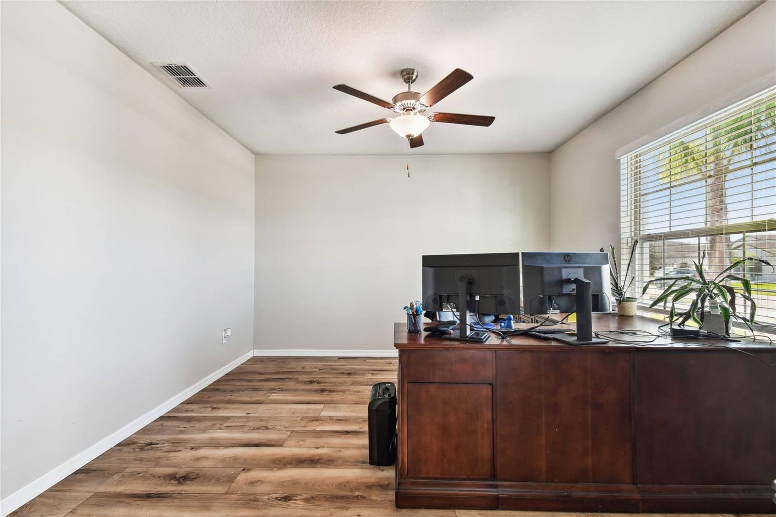 Listing photo id 57 for 3172 Lytton Hall Drive