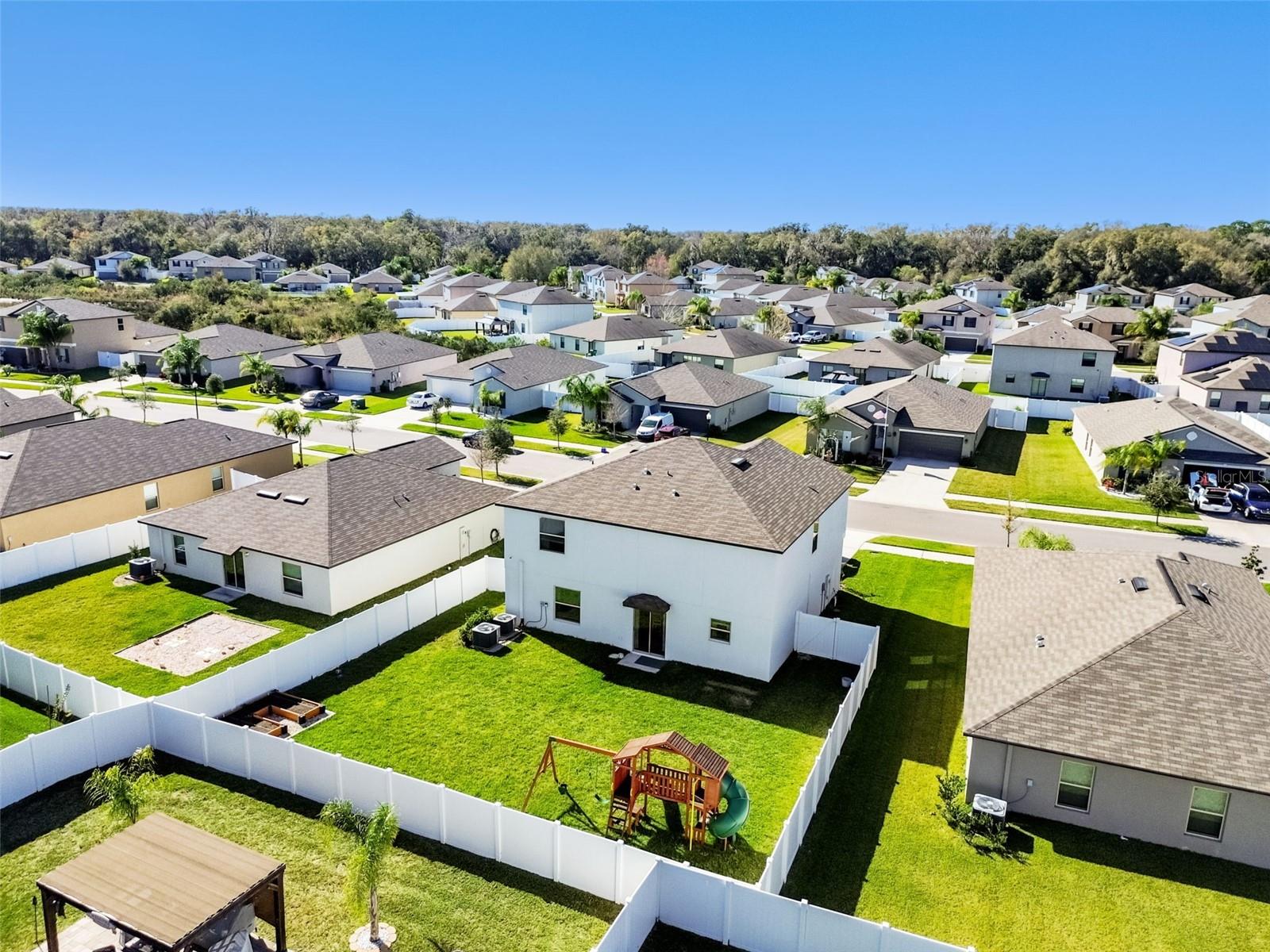 Listing photo id 80 for 3172 Lytton Hall Drive