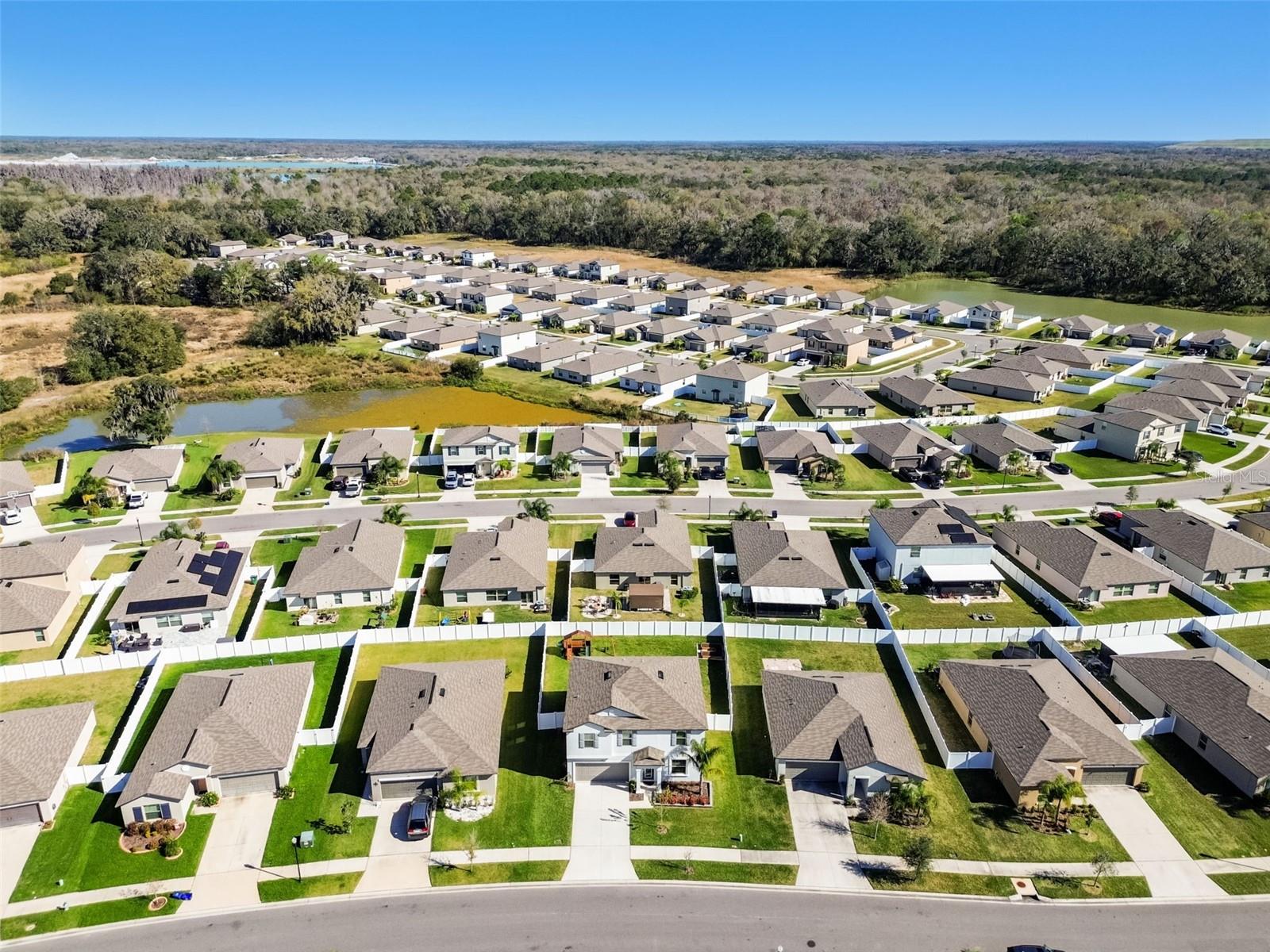 Listing photo id 85 for 3172 Lytton Hall Drive