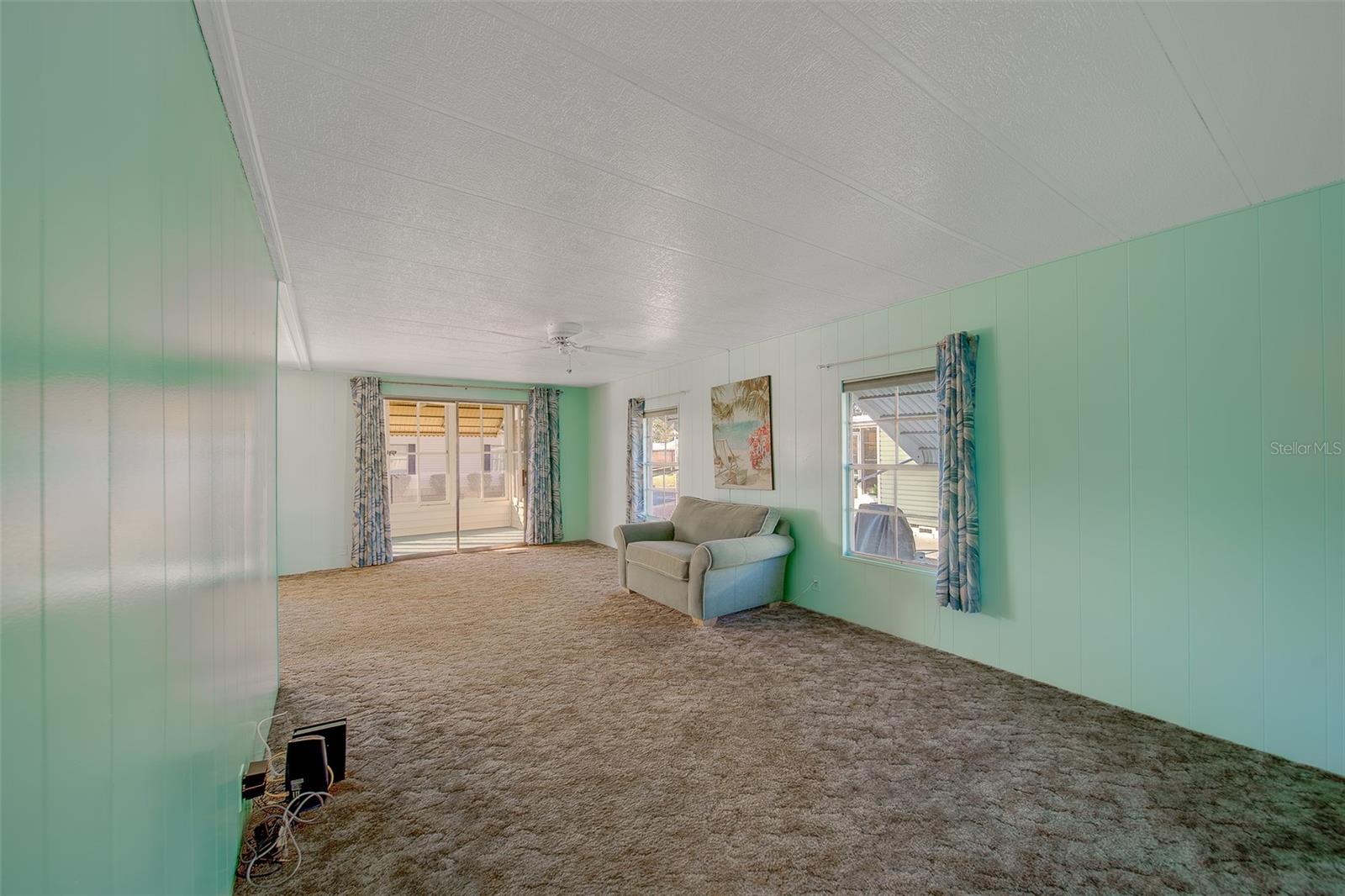 Image 11 of 70 For 12501 Ulmerton Road 128