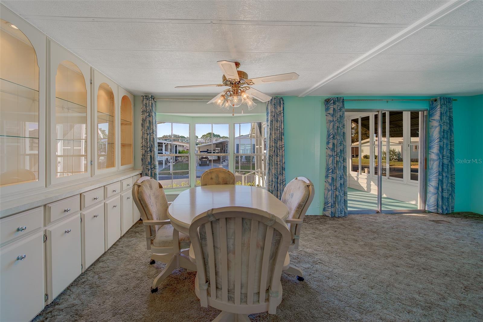 Image 18 of 70 For 12501 Ulmerton Road 128