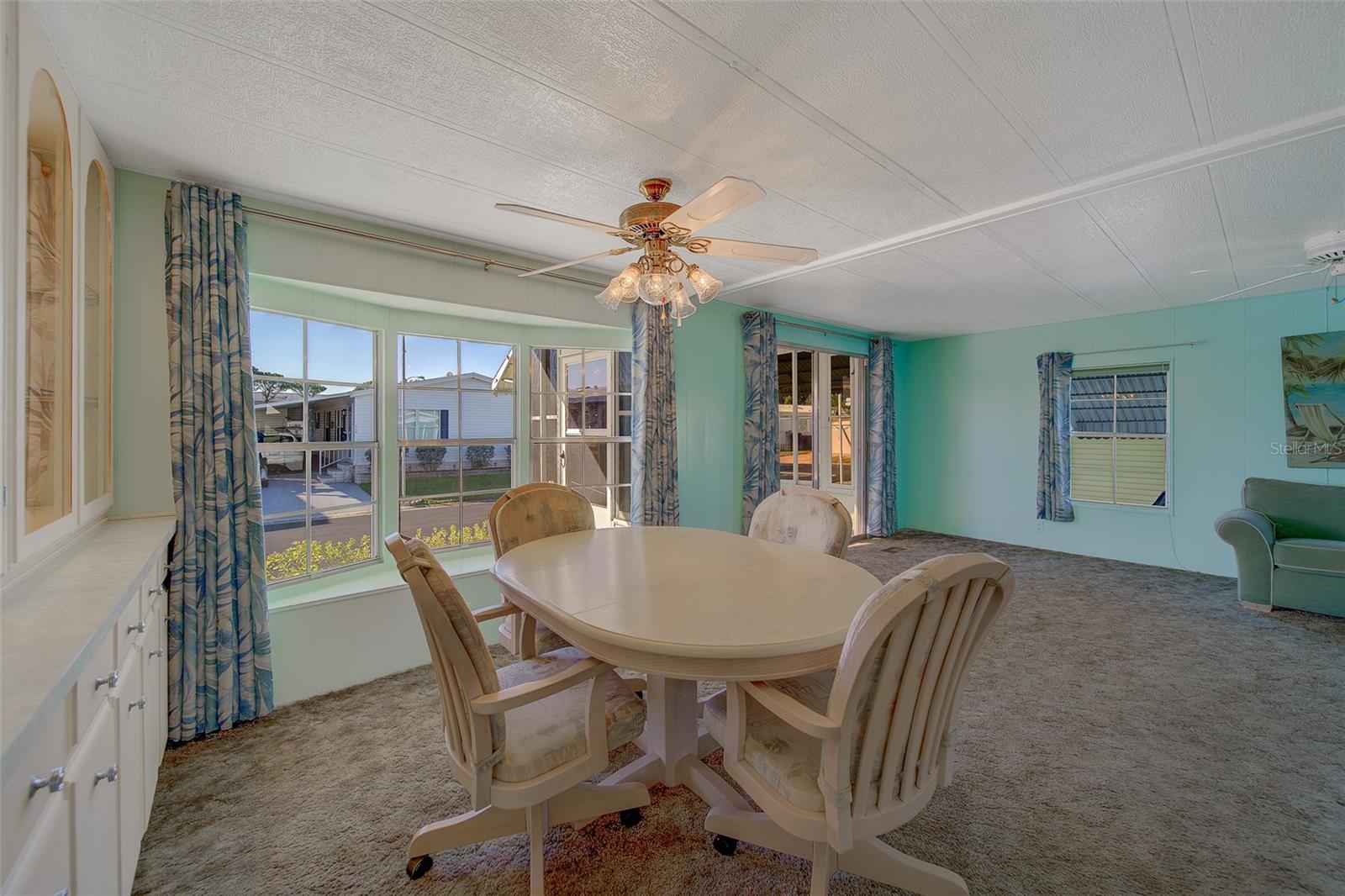 Image 19 of 70 For 12501 Ulmerton Road 128