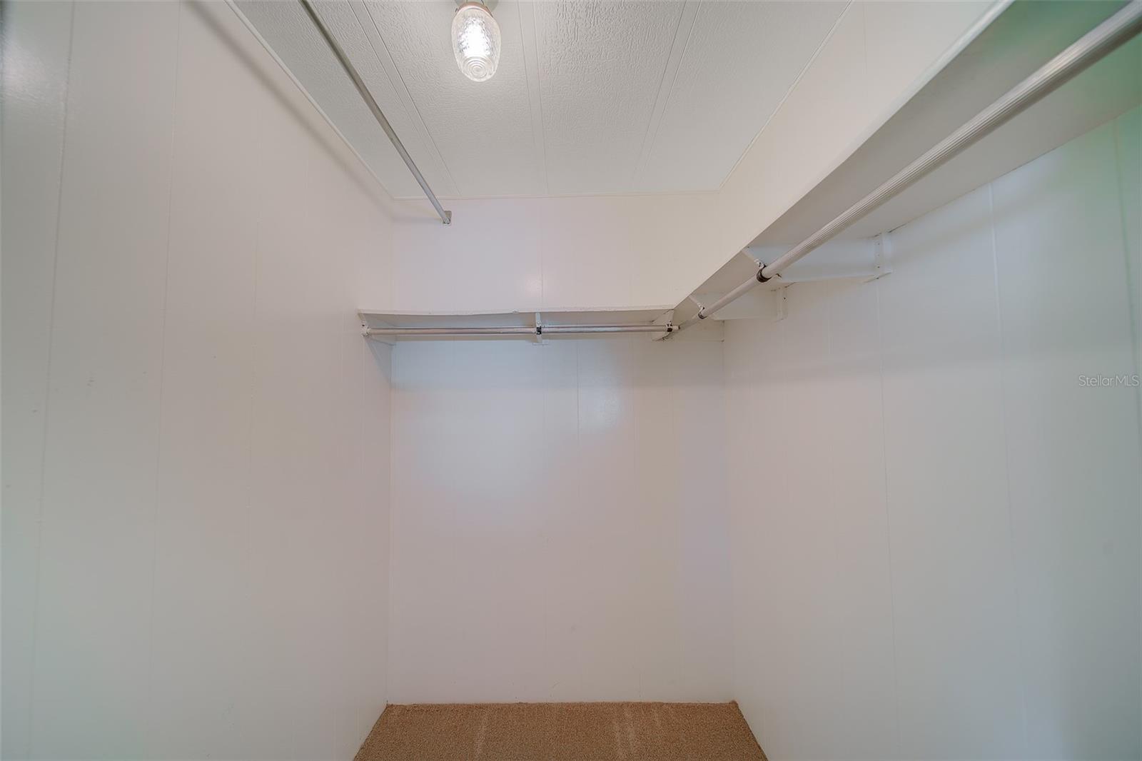 Image 30 of 70 For 12501 Ulmerton Road 128