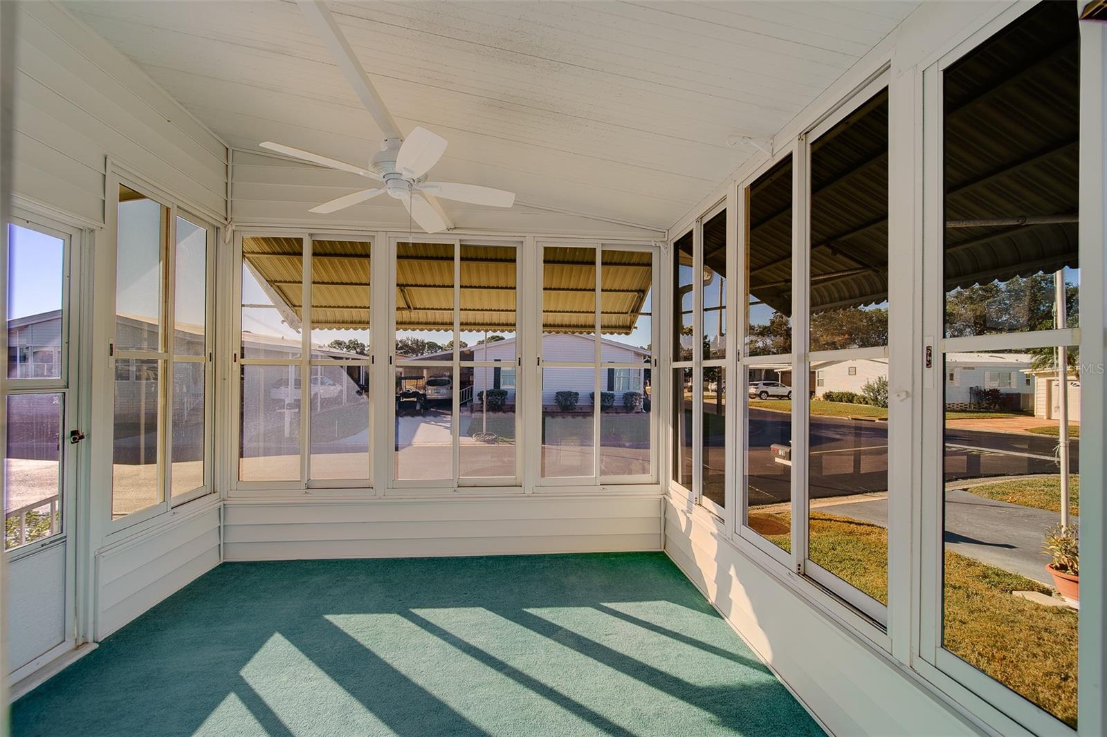 Image 35 of 70 For 12501 Ulmerton Road 128