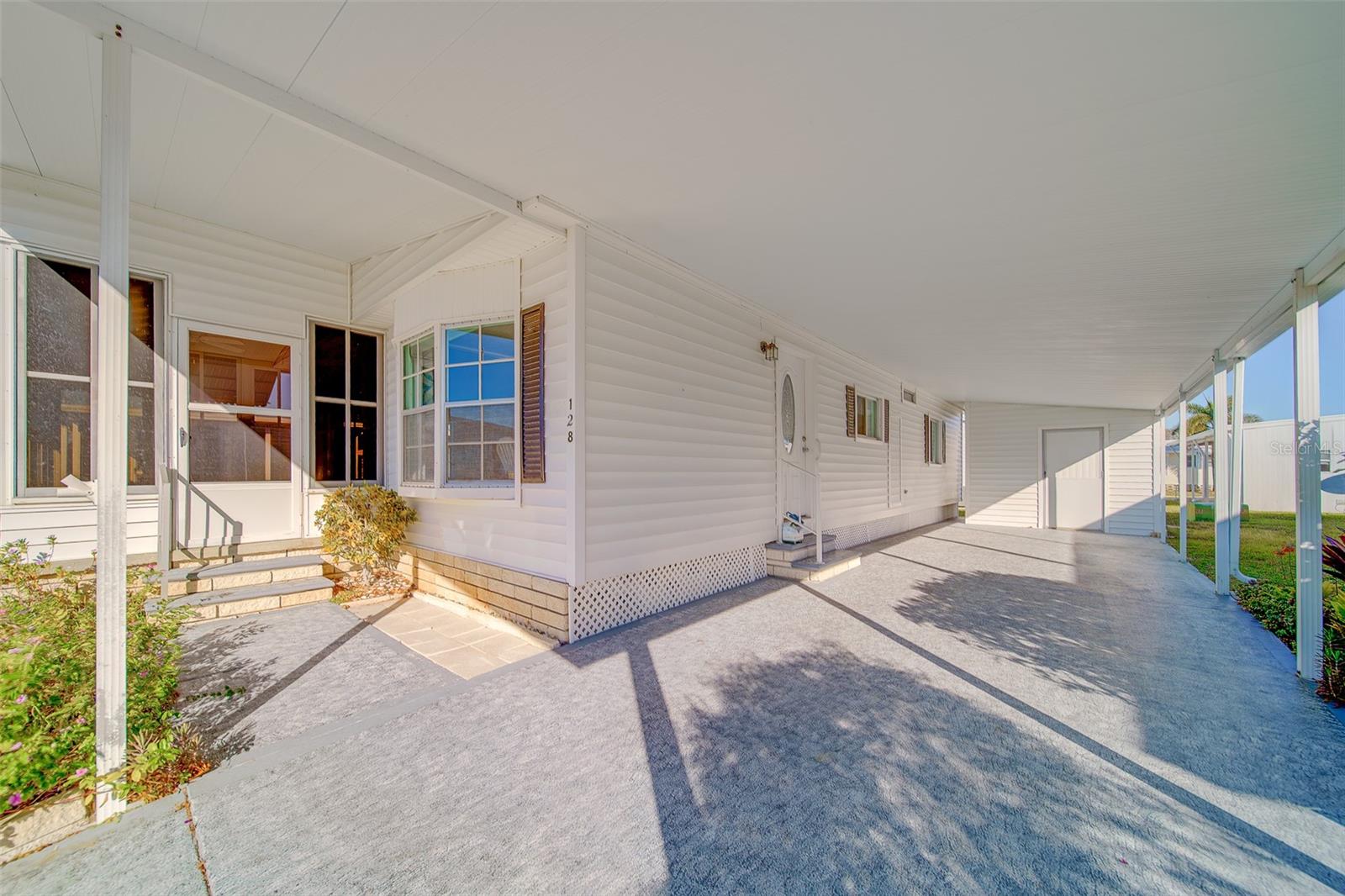 Image 43 of 70 For 12501 Ulmerton Road 128