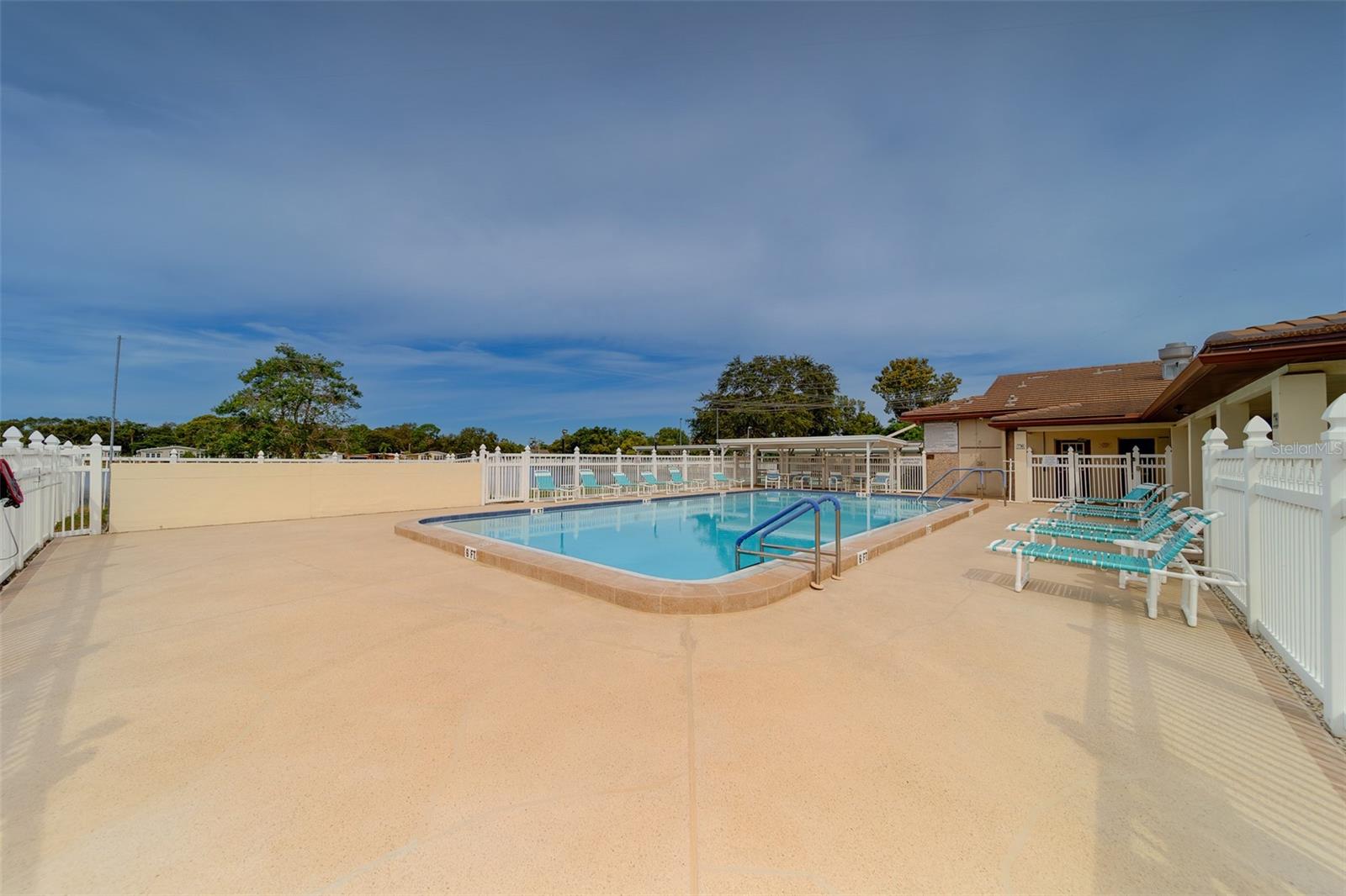 Image 63 of 70 For 12501 Ulmerton Road 128