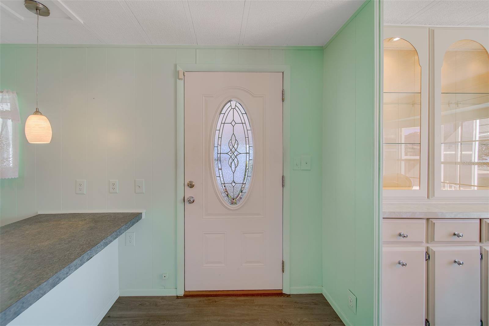 Image 9 of 70 For 12501 Ulmerton Road 128