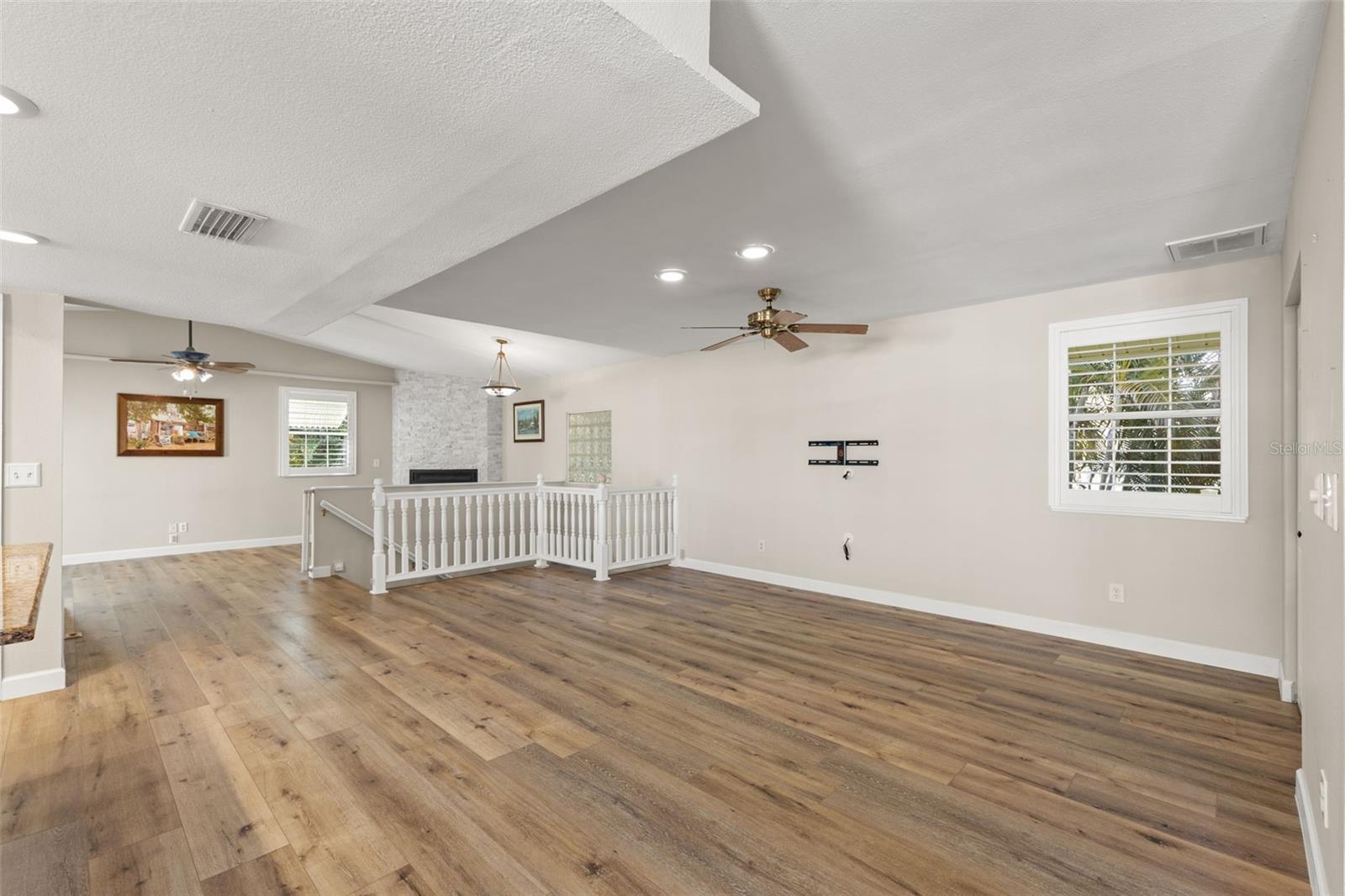 Image 9 of 52 For 349 Kentucky Avenue