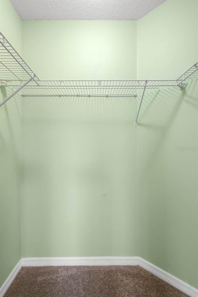 Listing photo id 16 for 2606 River Bend Drive