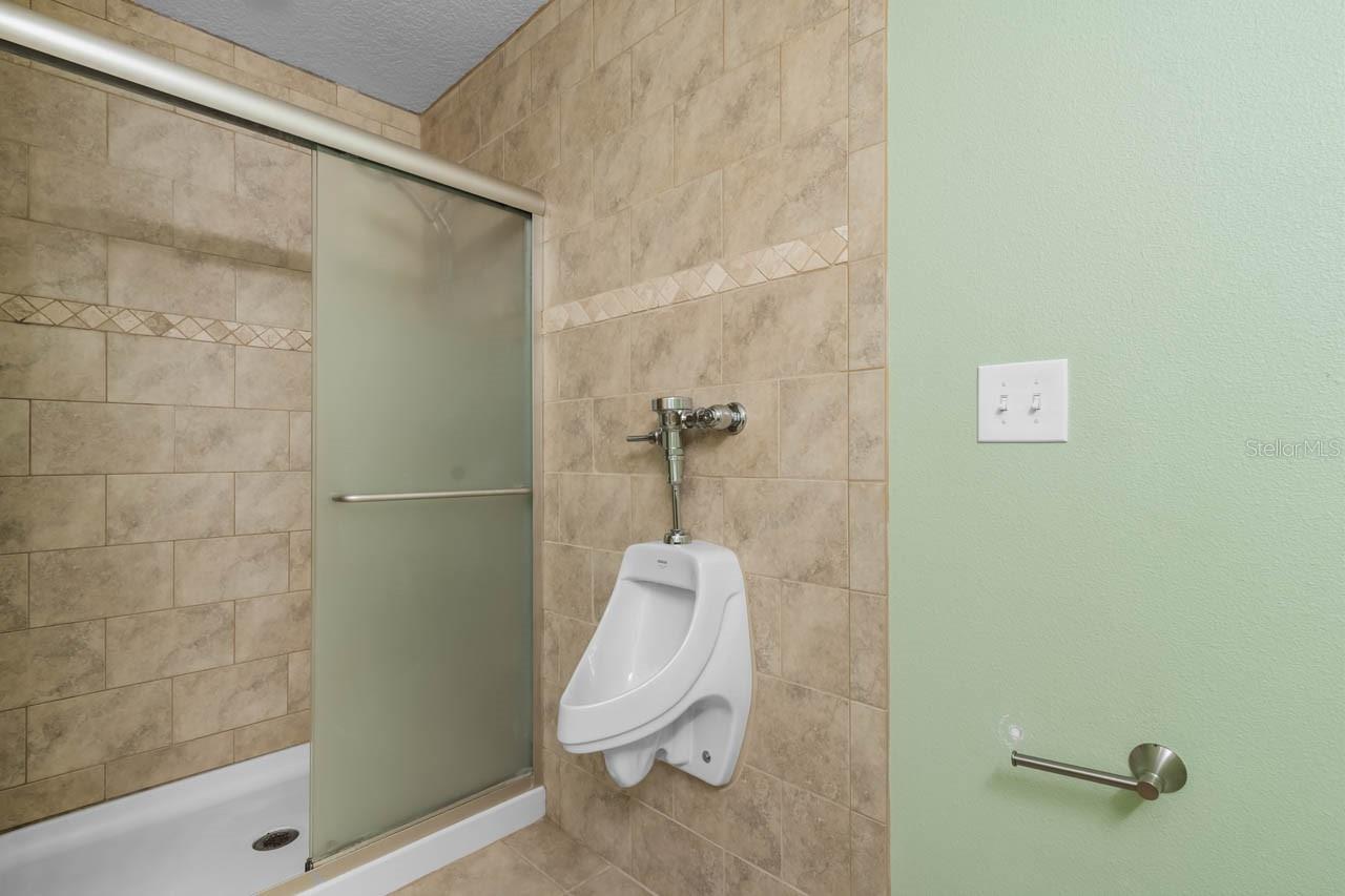 Listing photo id 18 for 2606 River Bend Drive