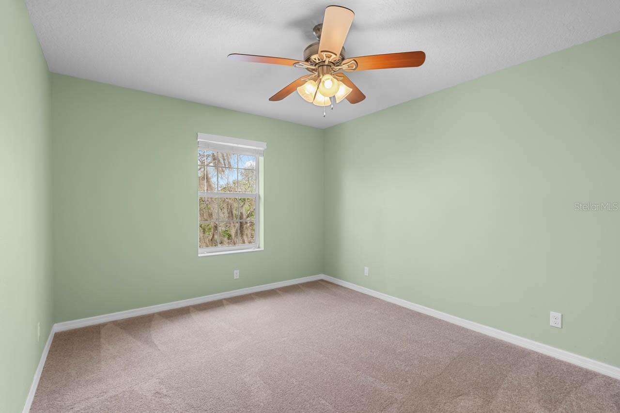 Listing photo id 19 for 2606 River Bend Drive