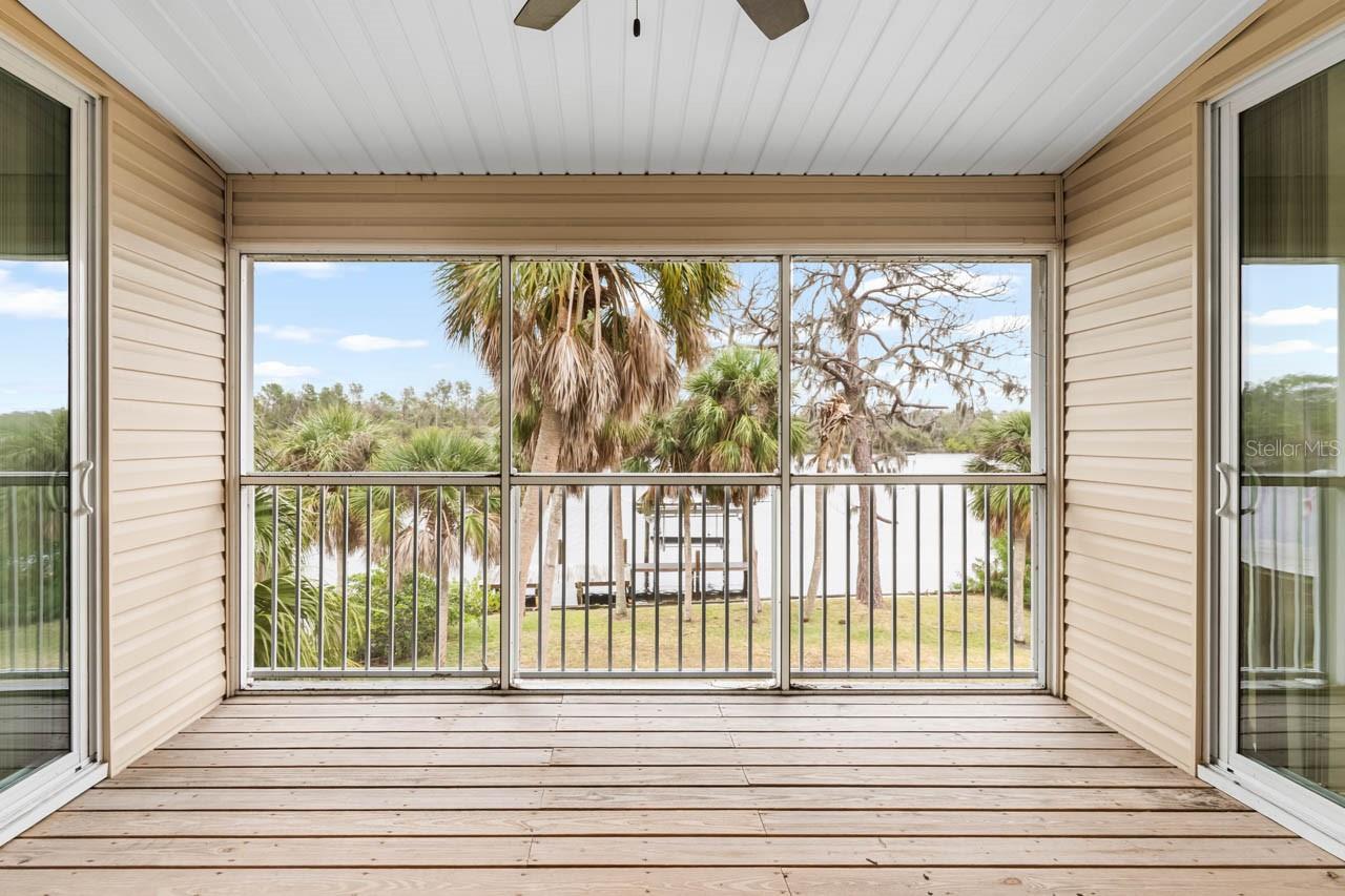 Listing photo id 23 for 2606 River Bend Drive