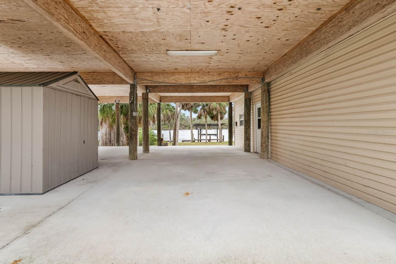 Listing photo id 26 for 2606 River Bend Drive