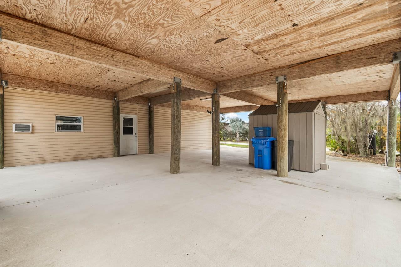 Listing photo id 28 for 2606 River Bend Drive