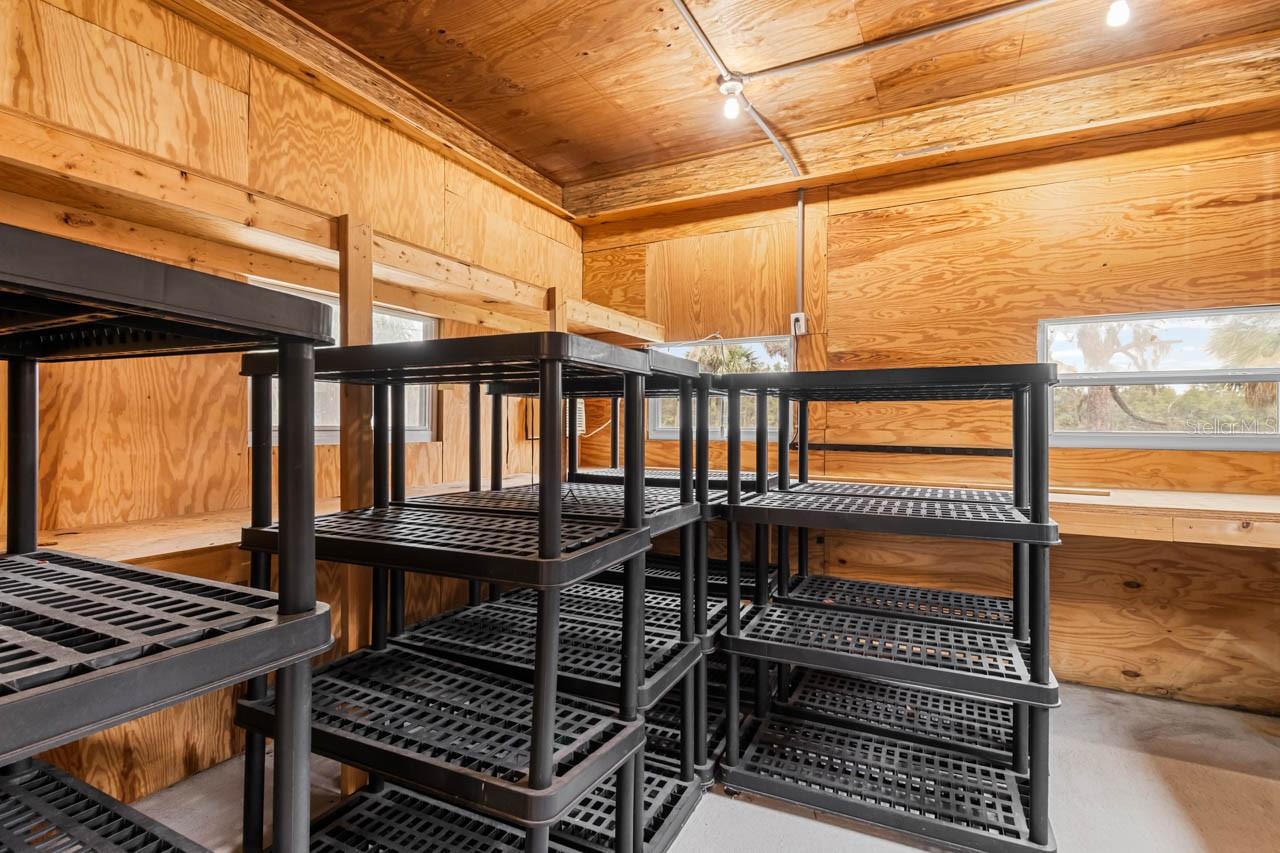 Listing photo id 31 for 2606 River Bend Drive