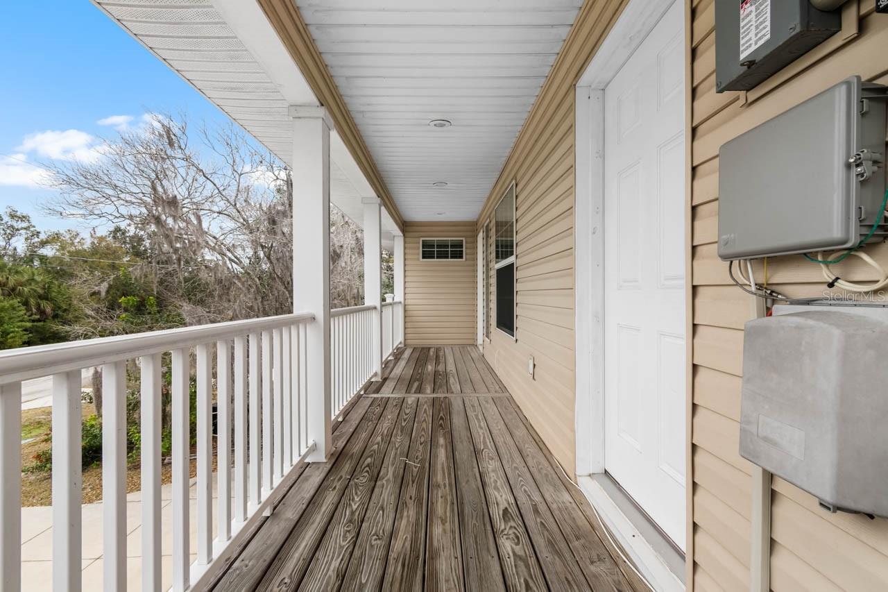 Listing photo id 2 for 2606 River Bend Drive