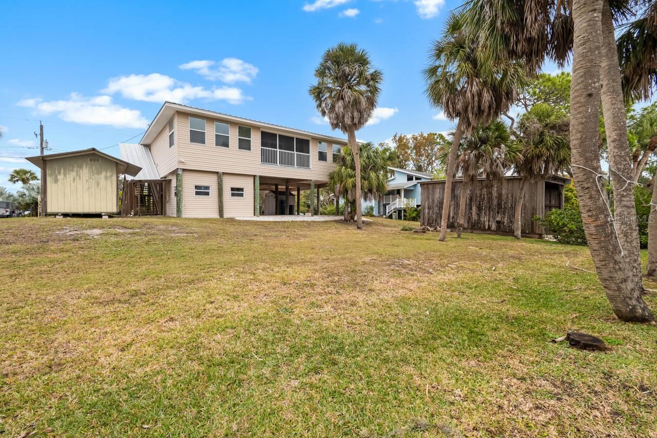 Listing photo id 39 for 2606 River Bend Drive