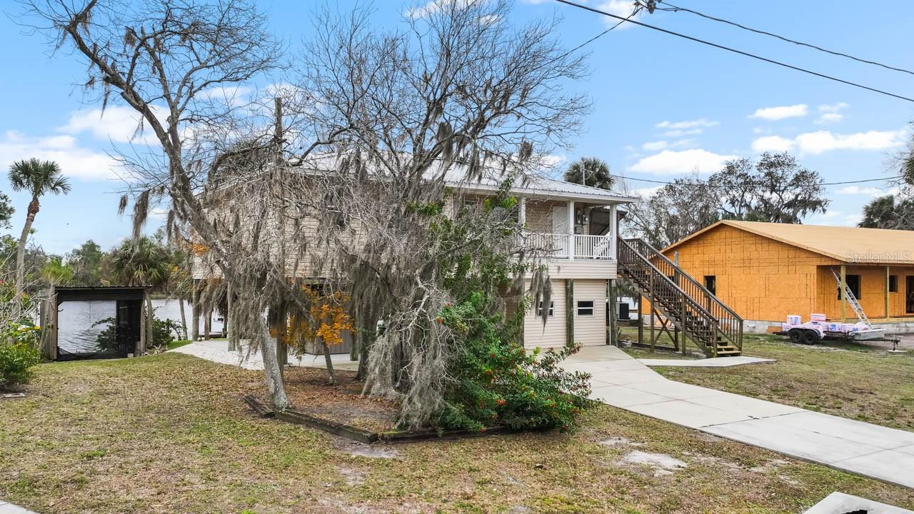 Listing photo id 41 for 2606 River Bend Drive