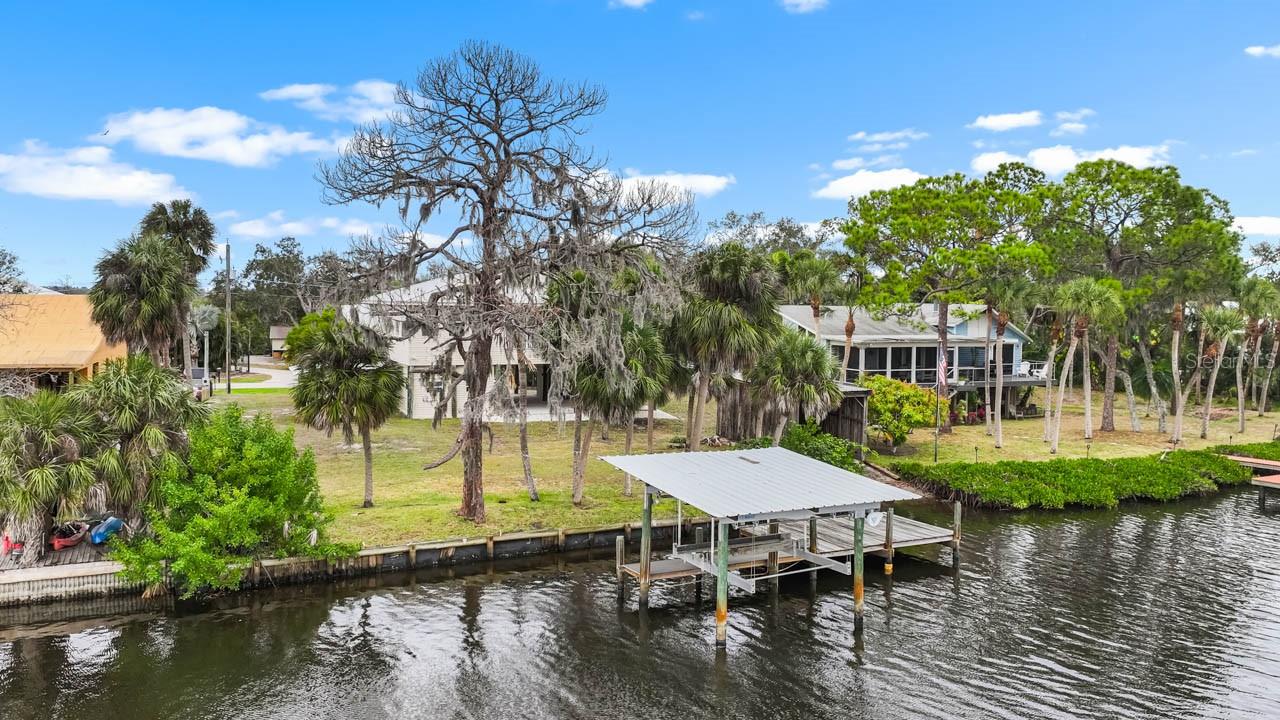 Listing photo id 45 for 2606 River Bend Drive