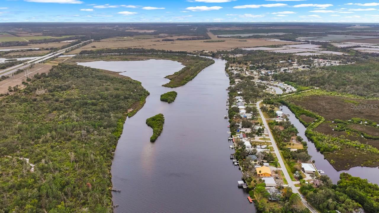 Listing photo id 46 for 2606 River Bend Drive